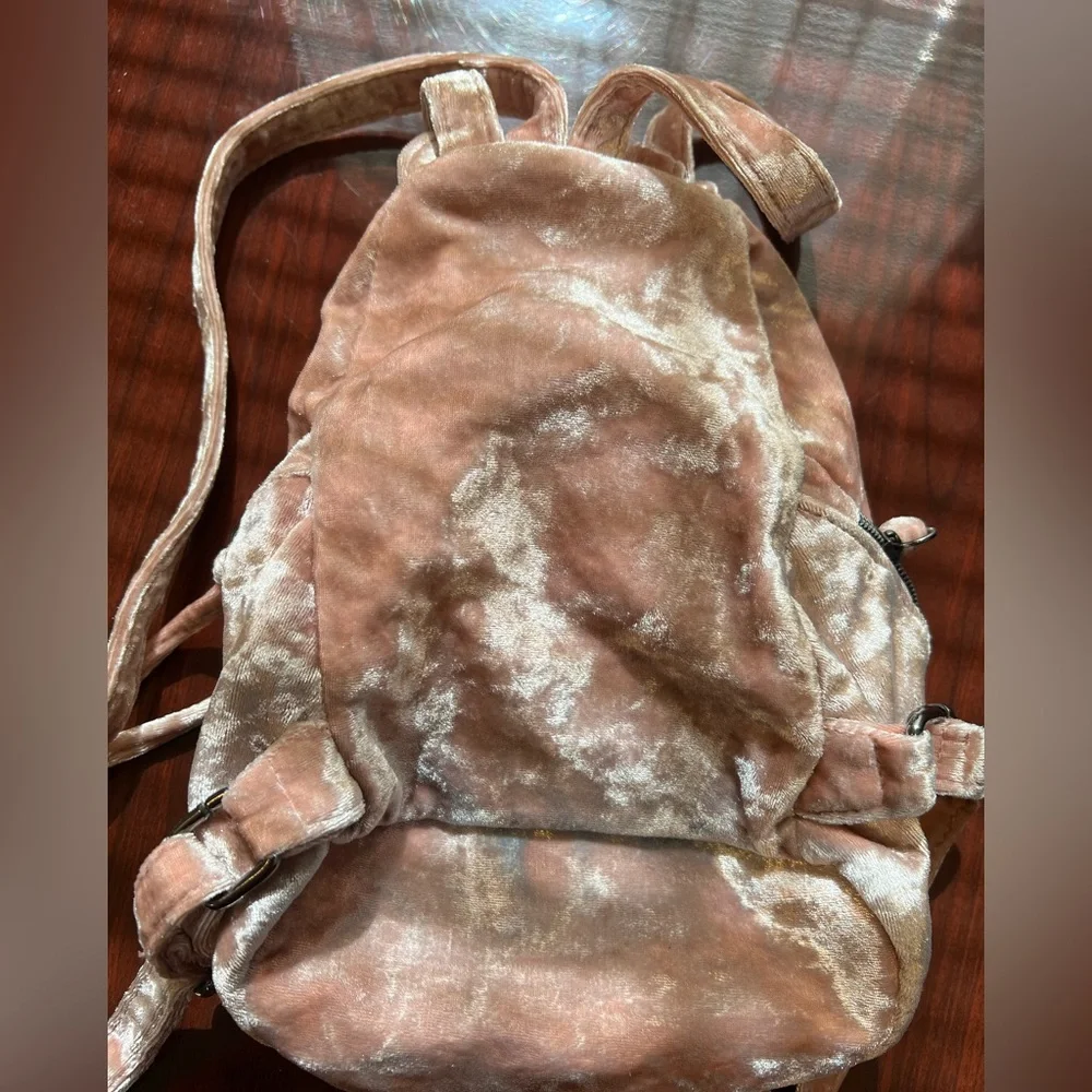 Velvet Pink Backpack - Picture 4 of 6